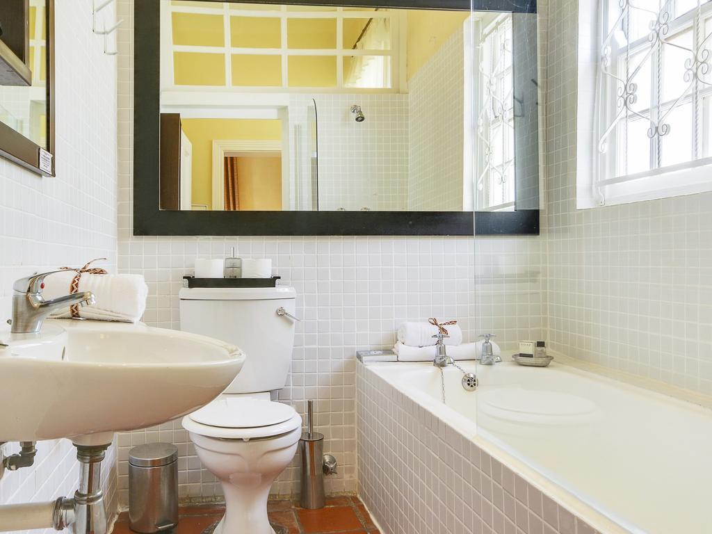 קייפטאון Liberty Lodge Guest House מראה חיצוני תמונה